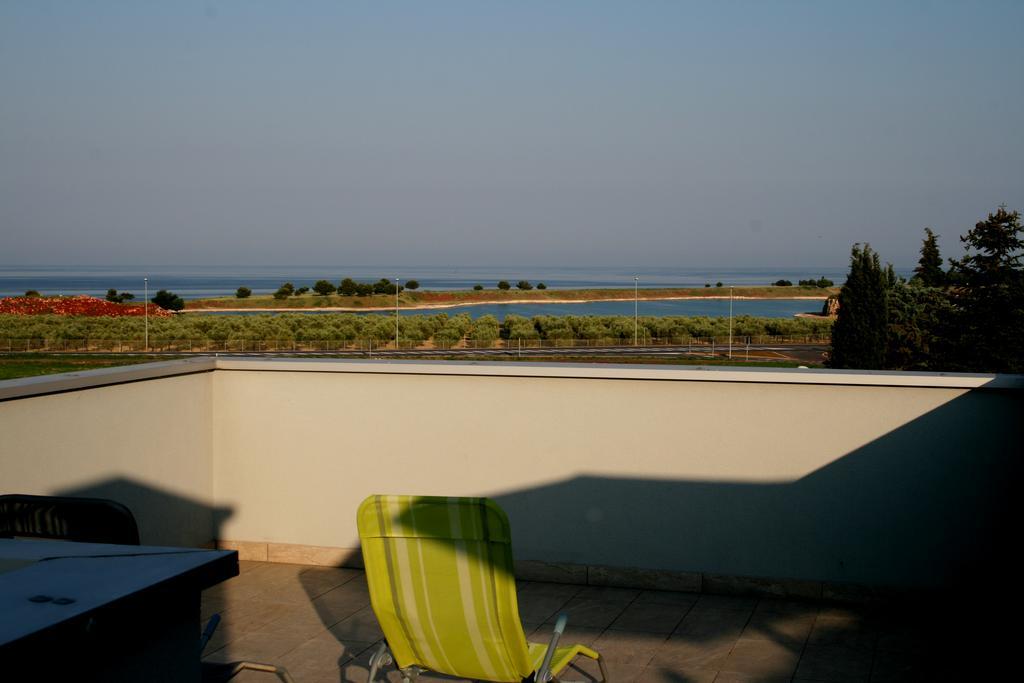 Olive Charm Apartment Umag Exterior foto