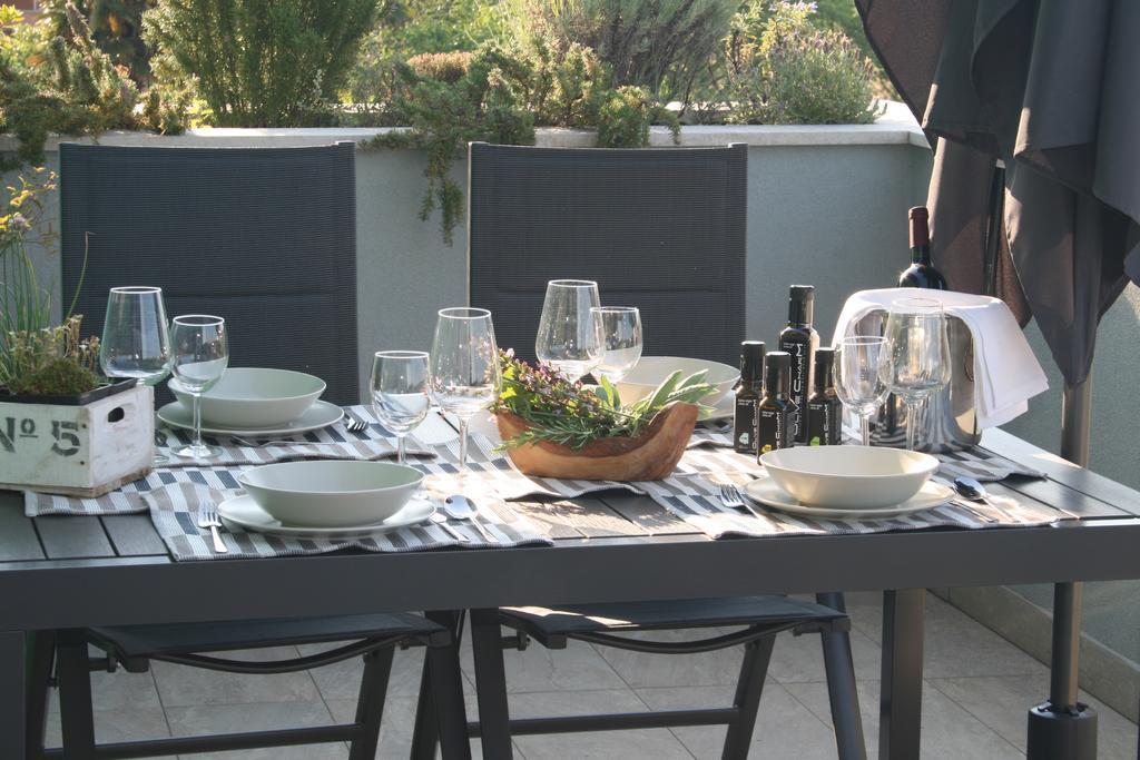 Olive Charm Apartment Umag Exterior foto